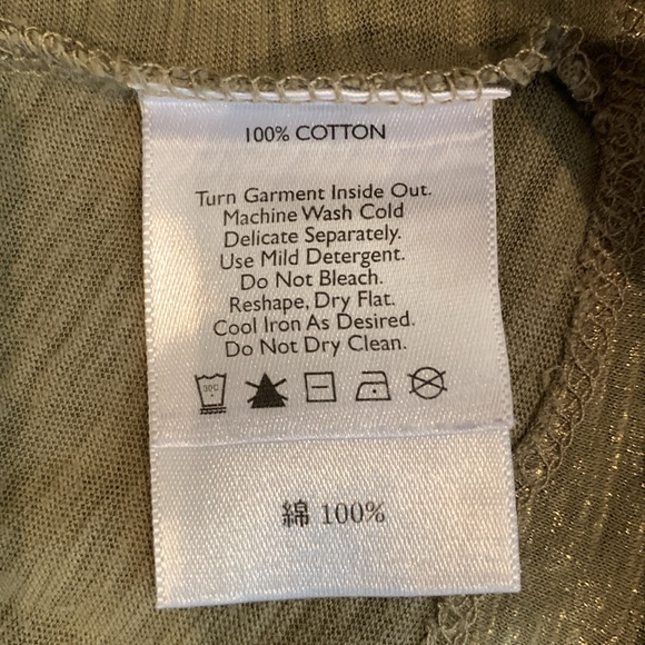 Eddie Bauer T-shirt, green and gold, size medium - Picture 4 of 4